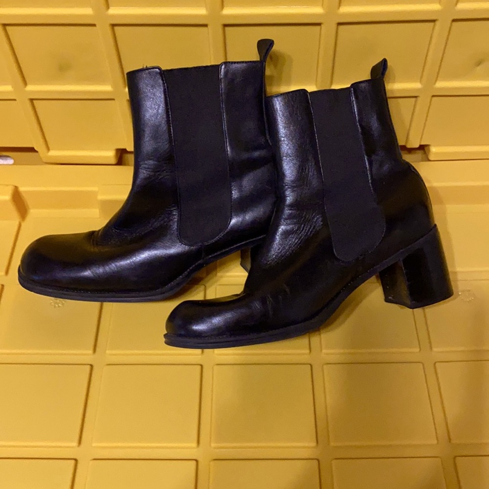 Women’s leather boots